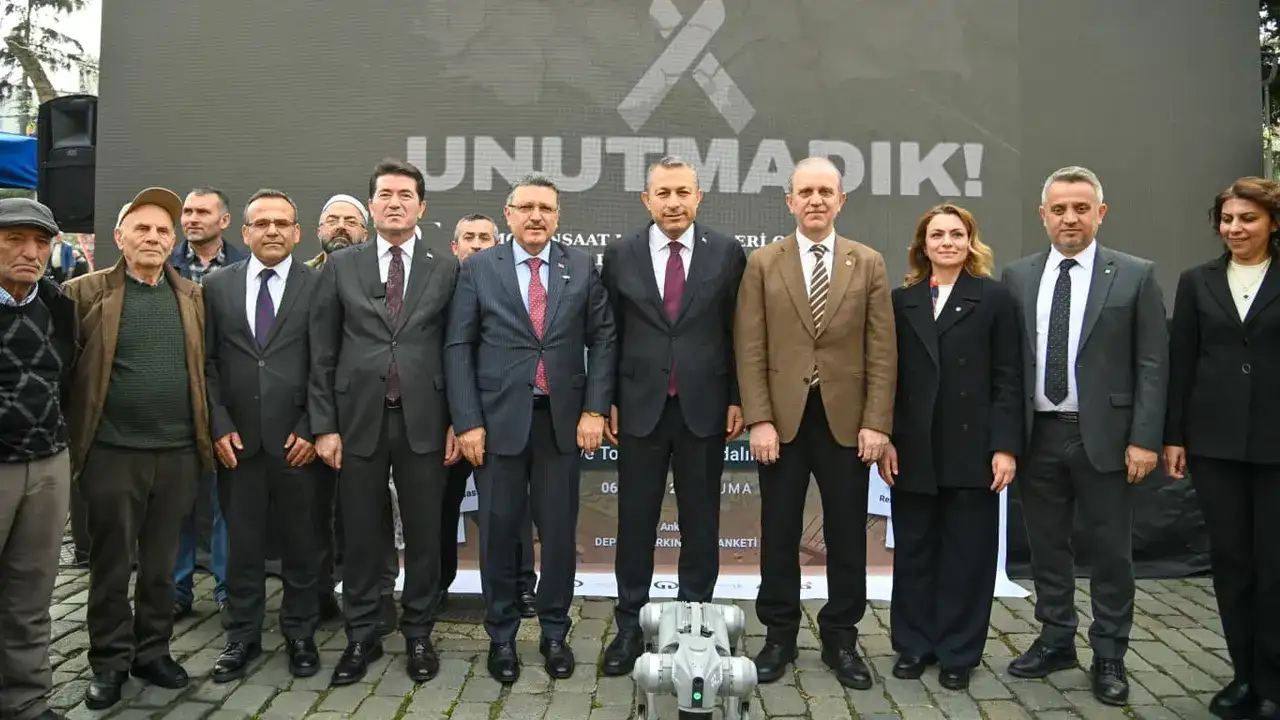 trabzonda-depremde-hayatini-kaybedenler-anildi-trabzon-yuregini-ortaya-koydu