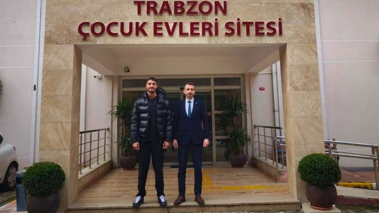 trabzonsporlu-oyuncudan-takdirlik-hareket
