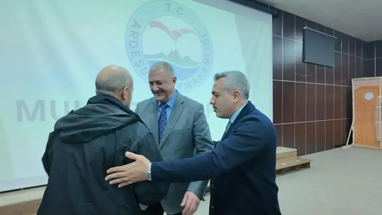 ardesende-kusluk-sona-erdi-baskan-atagun-ile-muhtar-kaptan-baristi