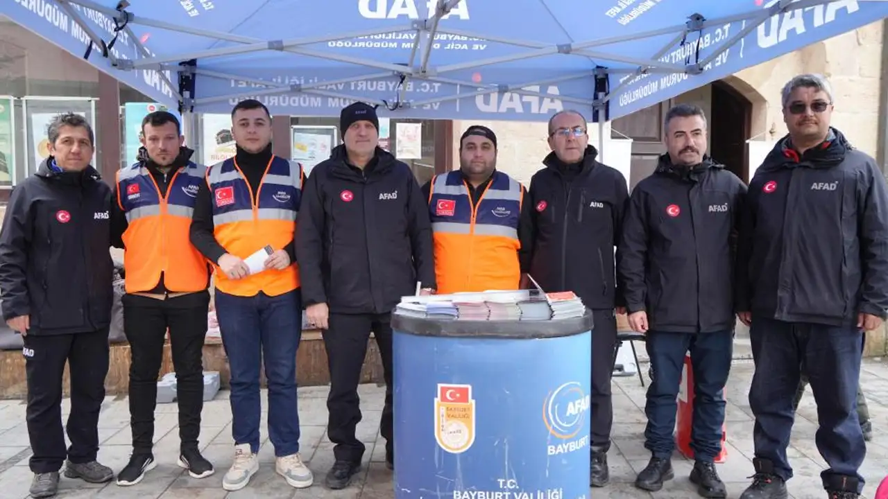 bayburtta-dikkat-ceken-afad-etkinligi-vatandaslar-birebir-inceledi