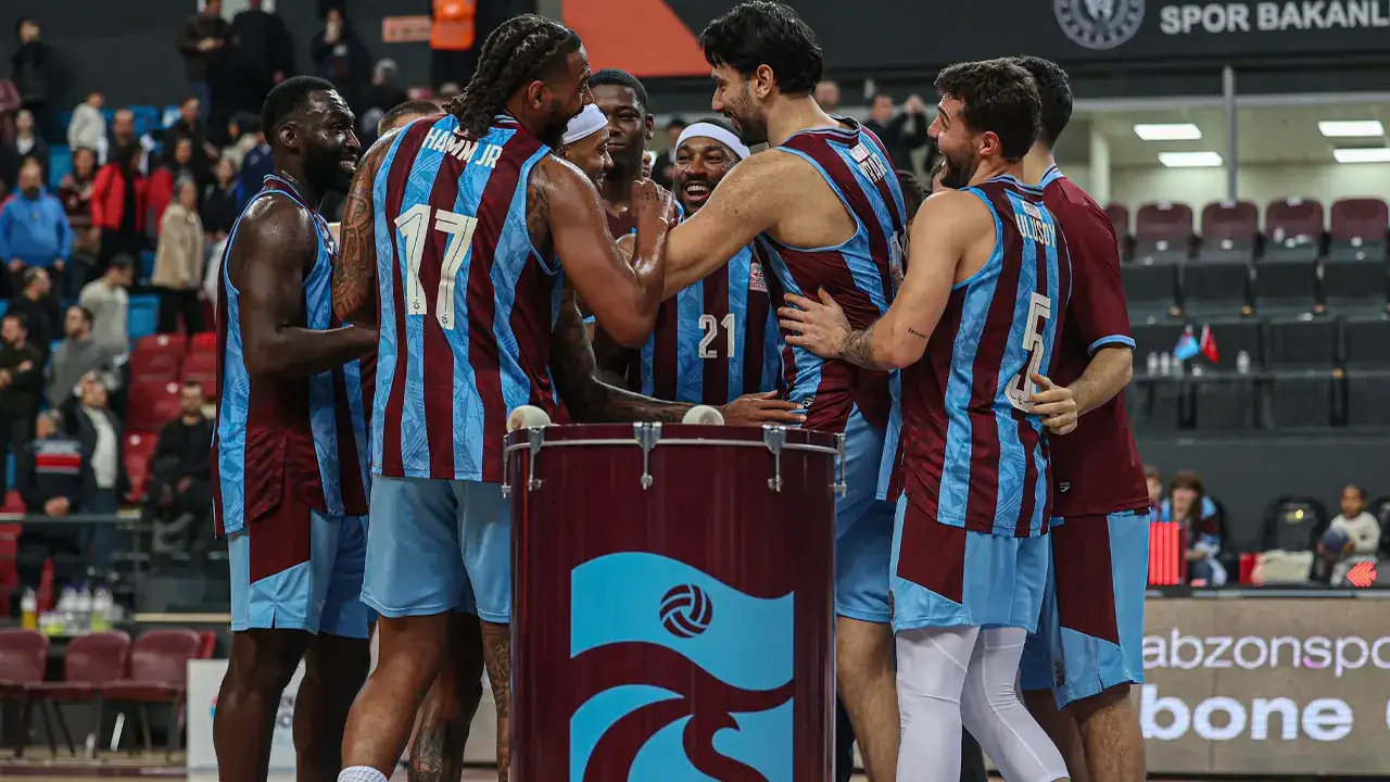 trabzonspordan-10da-10-ve-coskulu-zafer-pozlari