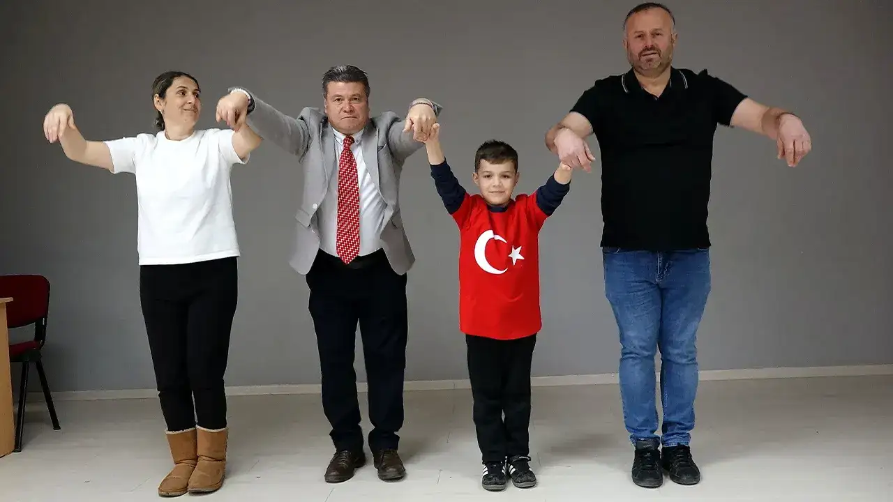 kulliyede-trabzon-gururu-kucuk-talha-horonuyla-buyuledi