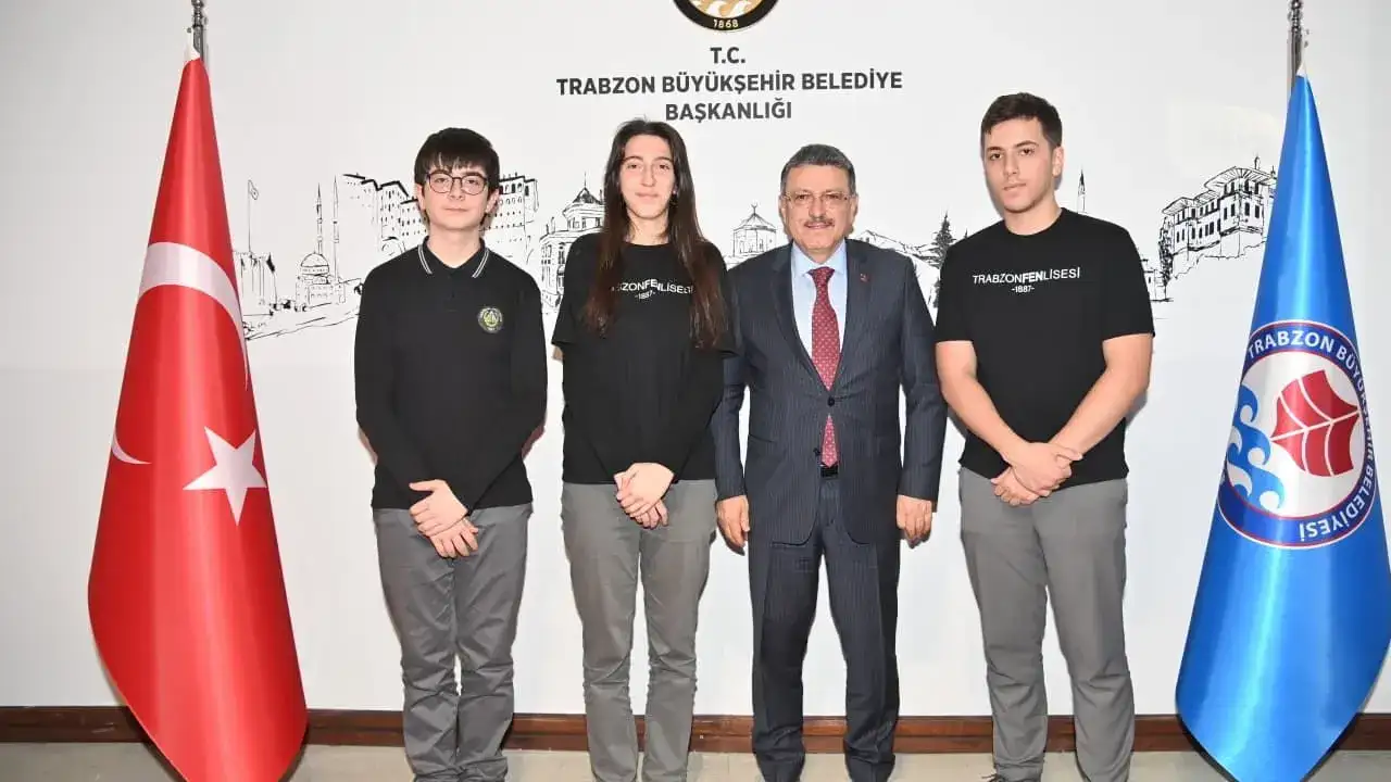 trabzondaki-liseli-ogrencilerin-projesine-baskan-gencten-tam-destek