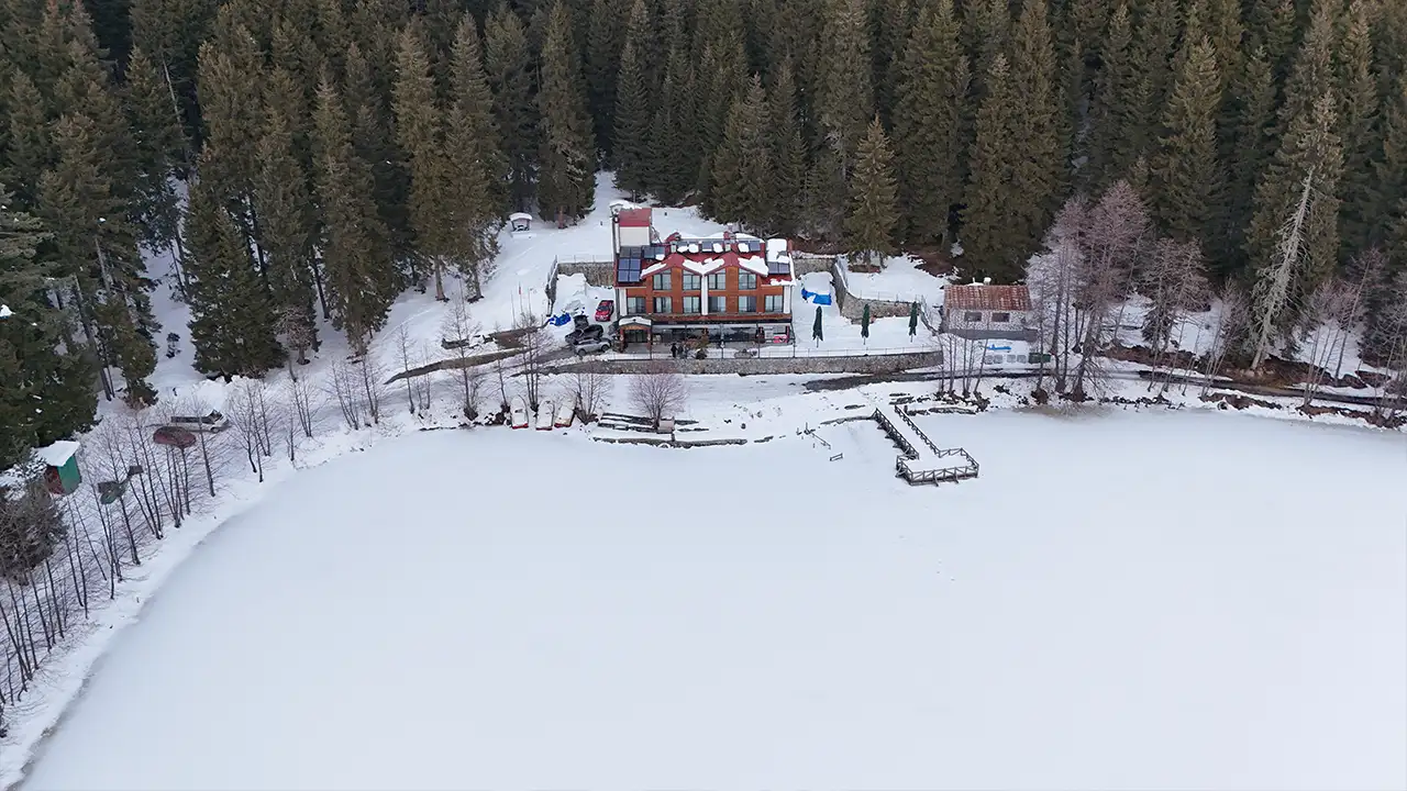 savsat-karagol-buz-tuttu-ortaya-kartpostallik-goruntuler-cikti