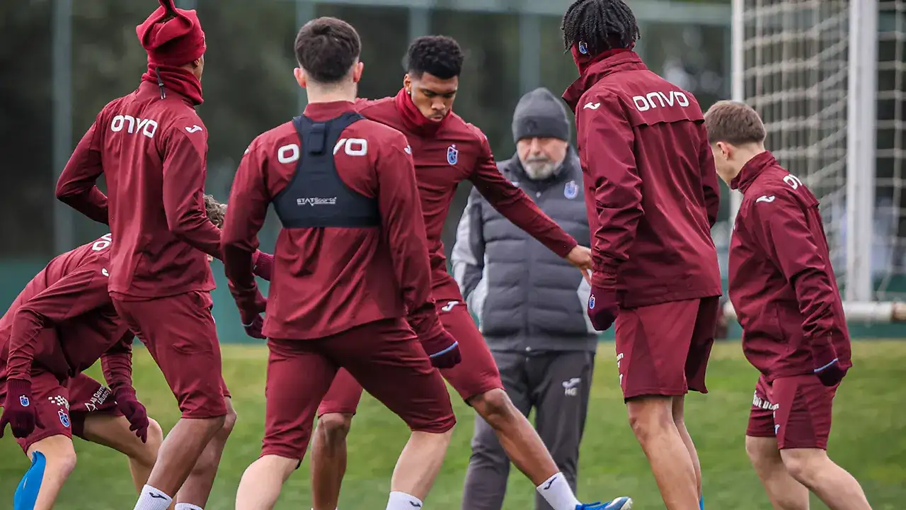 fenerbahce-maci-oncesi-trabzonspor-fatih-tekke-yonetiminde-mehmet-ali-yilmaz-tesislerinde-taktik-agirlikli-bir-antrenman-gerceklestirdi