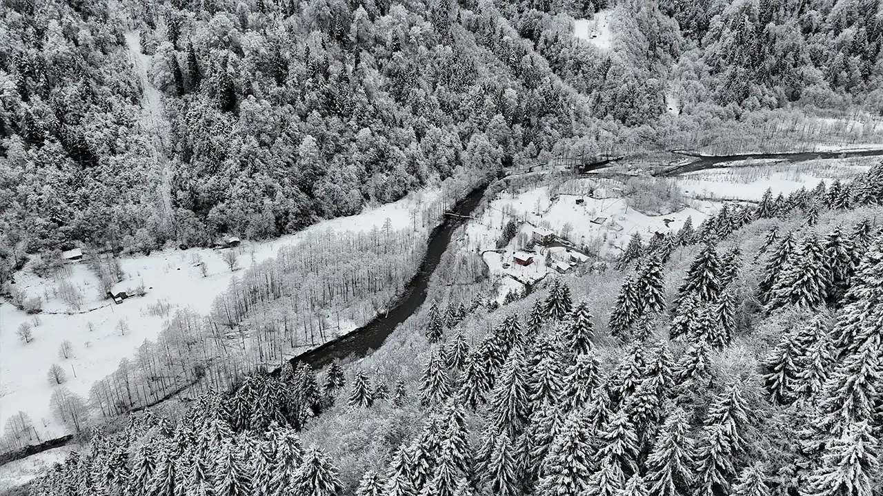 ayder-yaylasi-ve-zil-kalede-kartpostallik-kar-manzarasi