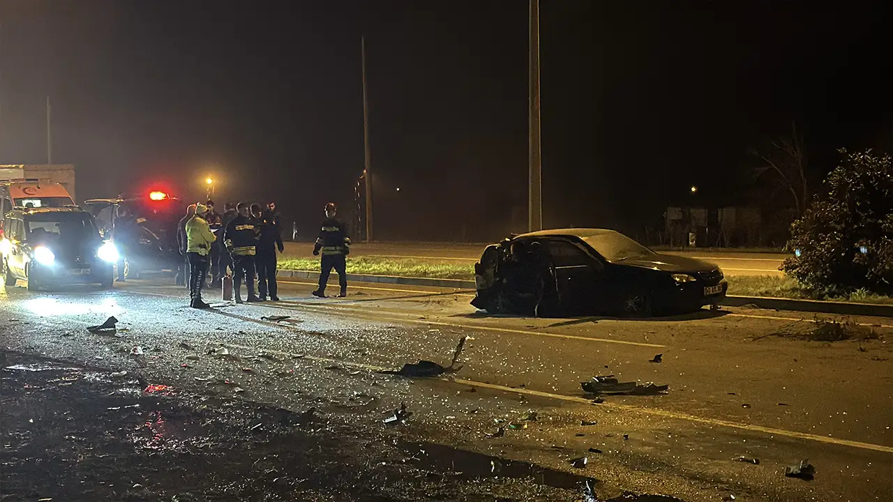 samsun-ordu-kara-yolunda-kaza-refuju-asan-arac-tirin-altina-girdi