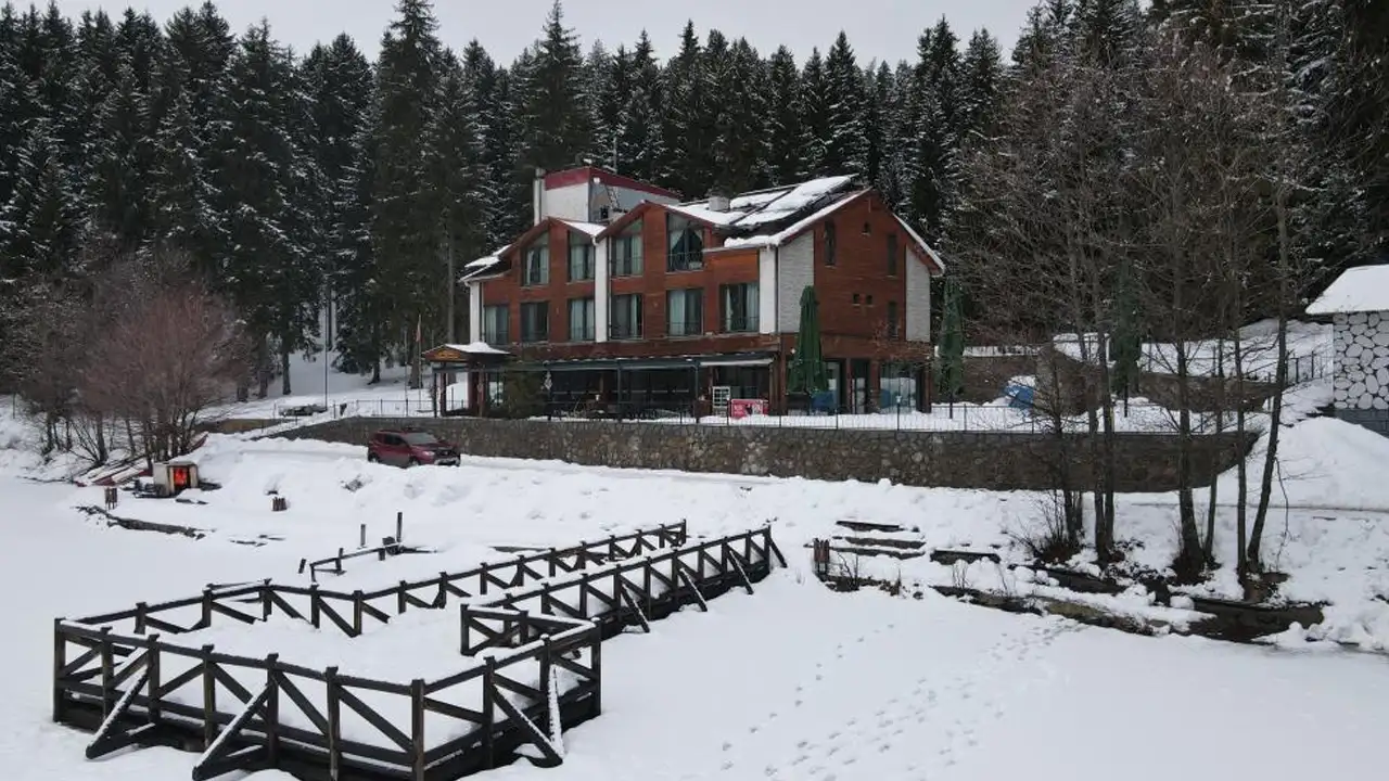 artvin-savsat-karagolde-kis-guzelligi-1