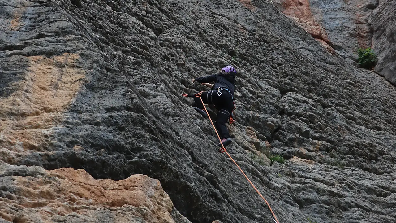 trabzonda-kaya-tirmanisinin-merkezi-sahinkayaya-yogun-ilgi