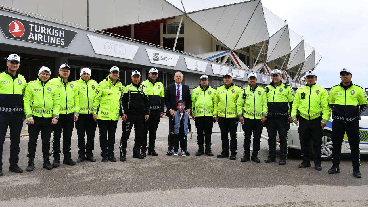 trabzonsporfenerbahce-maci-oncesi-guvenlik-tedbirleri-denetlendi