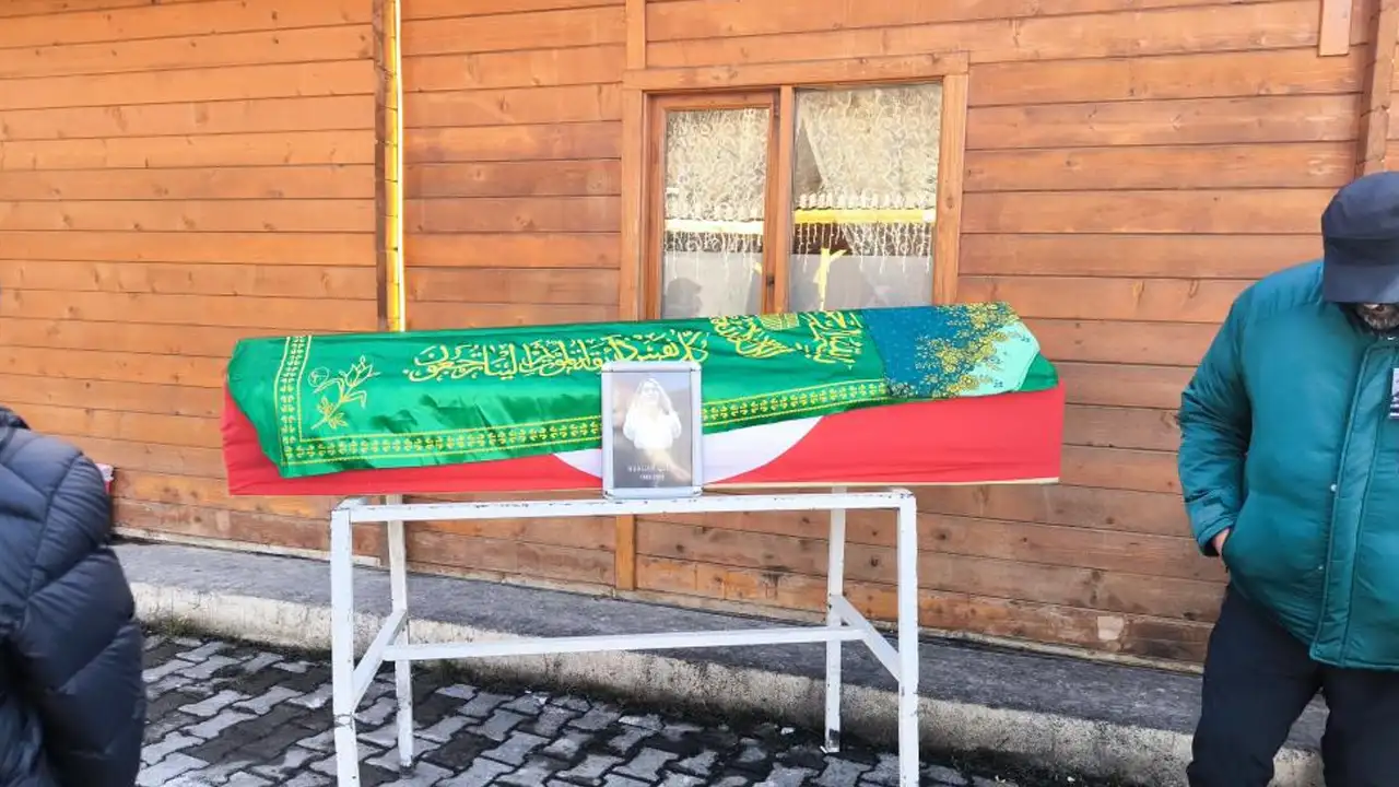 eski-milli-kaleci-nurcan-celik-artvinde-son-yolculuguna-ugurlandi