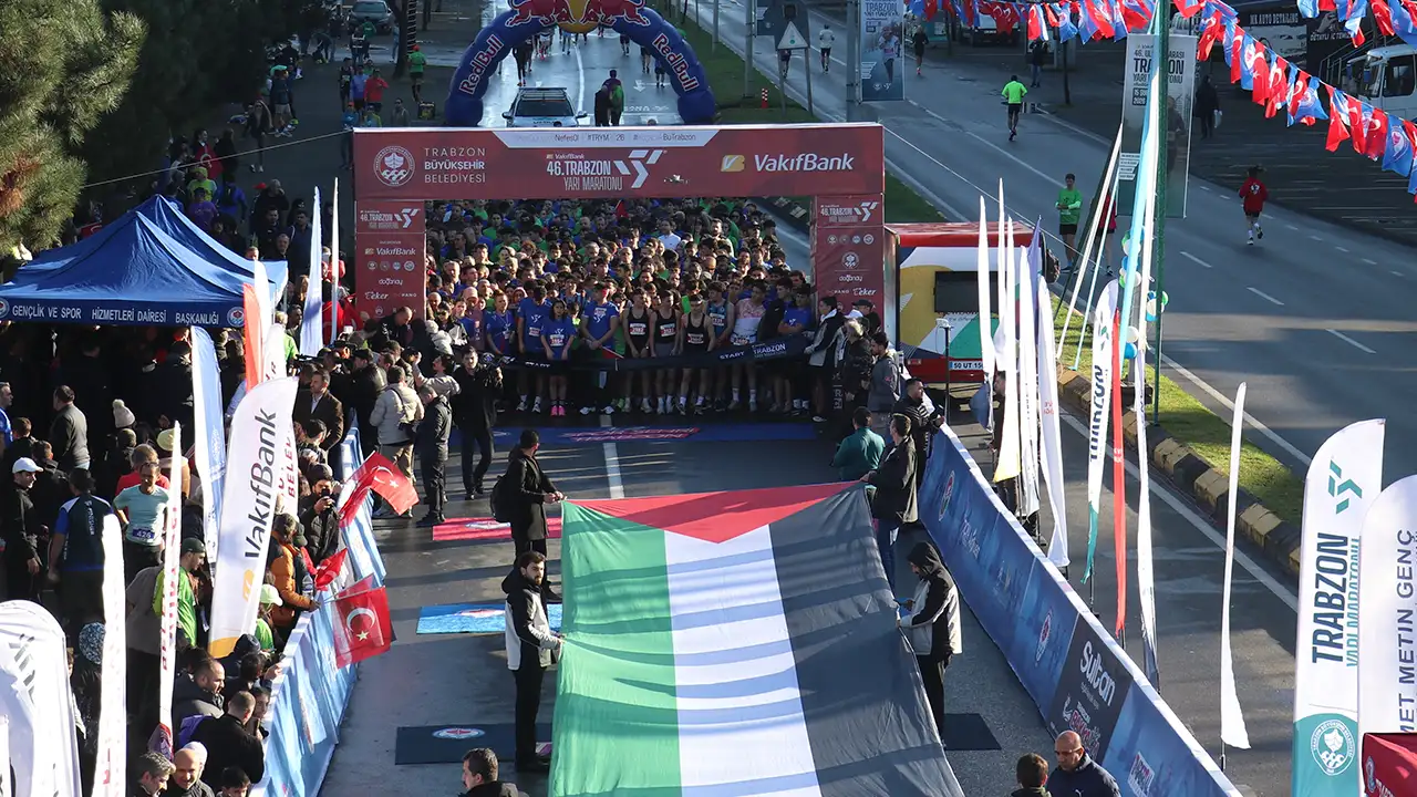 trabzon-yari-maratonunda-veteran-ruzgari-70inde-kostu-genclere-tas-cikardi
