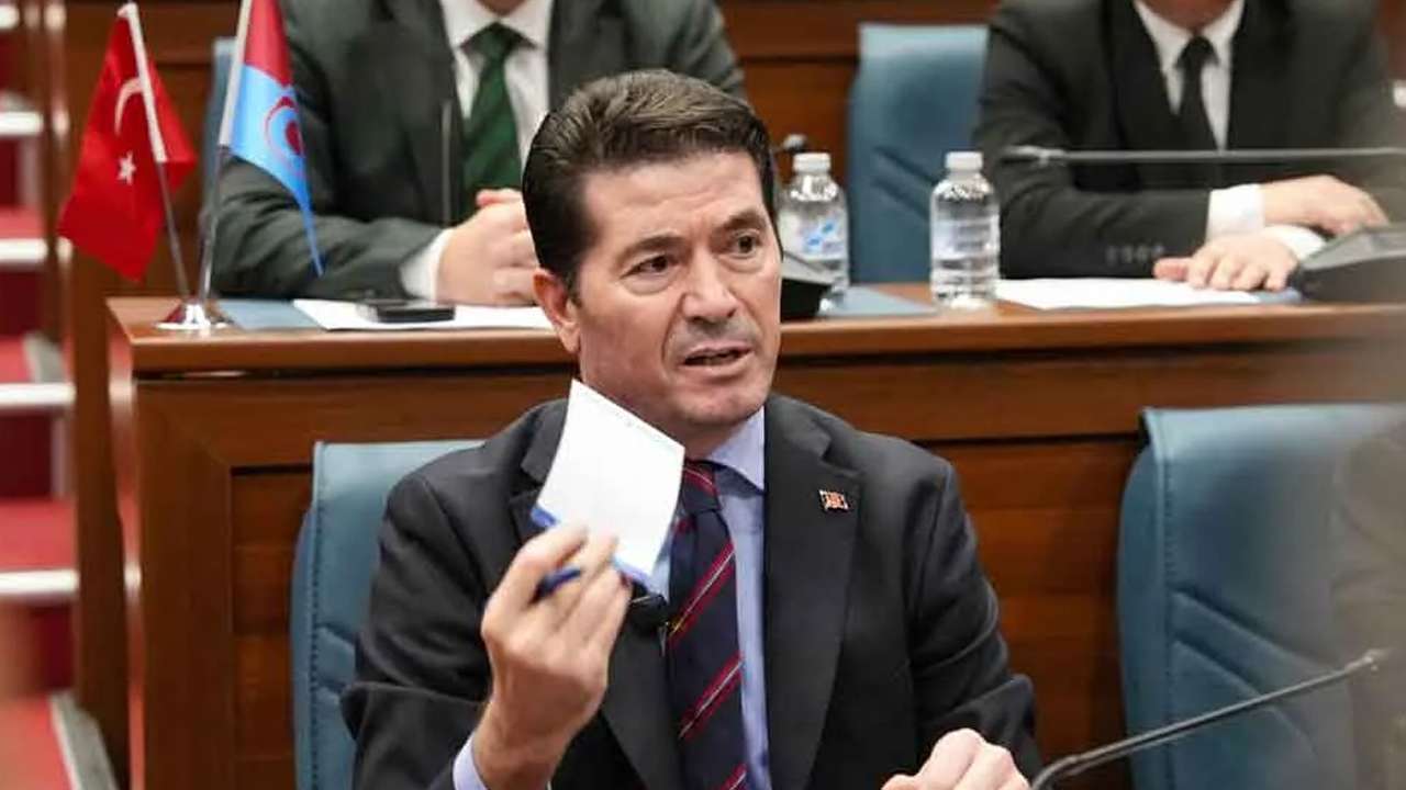 cuneyt-zorludan-haber61e-uzunkum-ve-meclis-gerilimi-aciklamasi