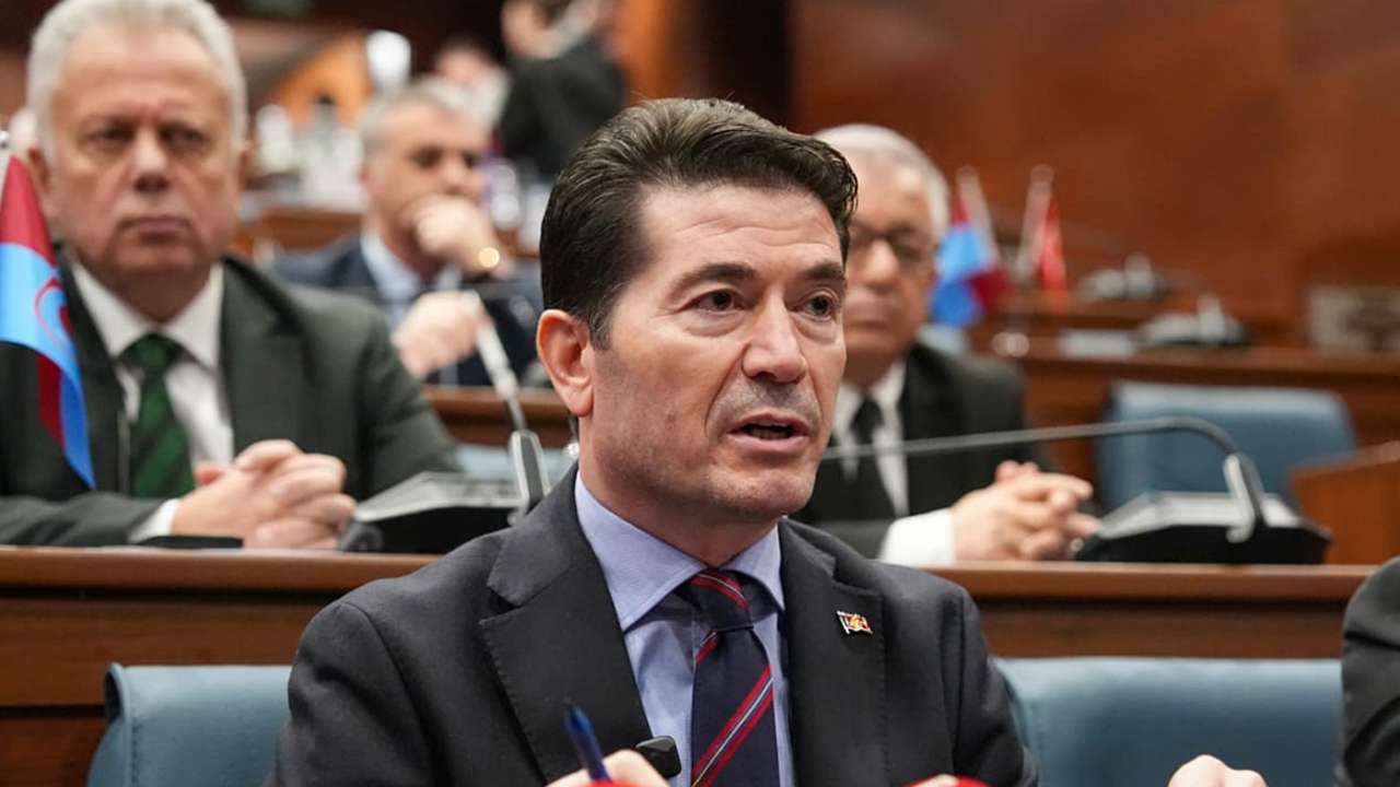 cuneyt-zorludan-haber61e-uzunkum-ve-meclis-gerilimi-aciklamasi