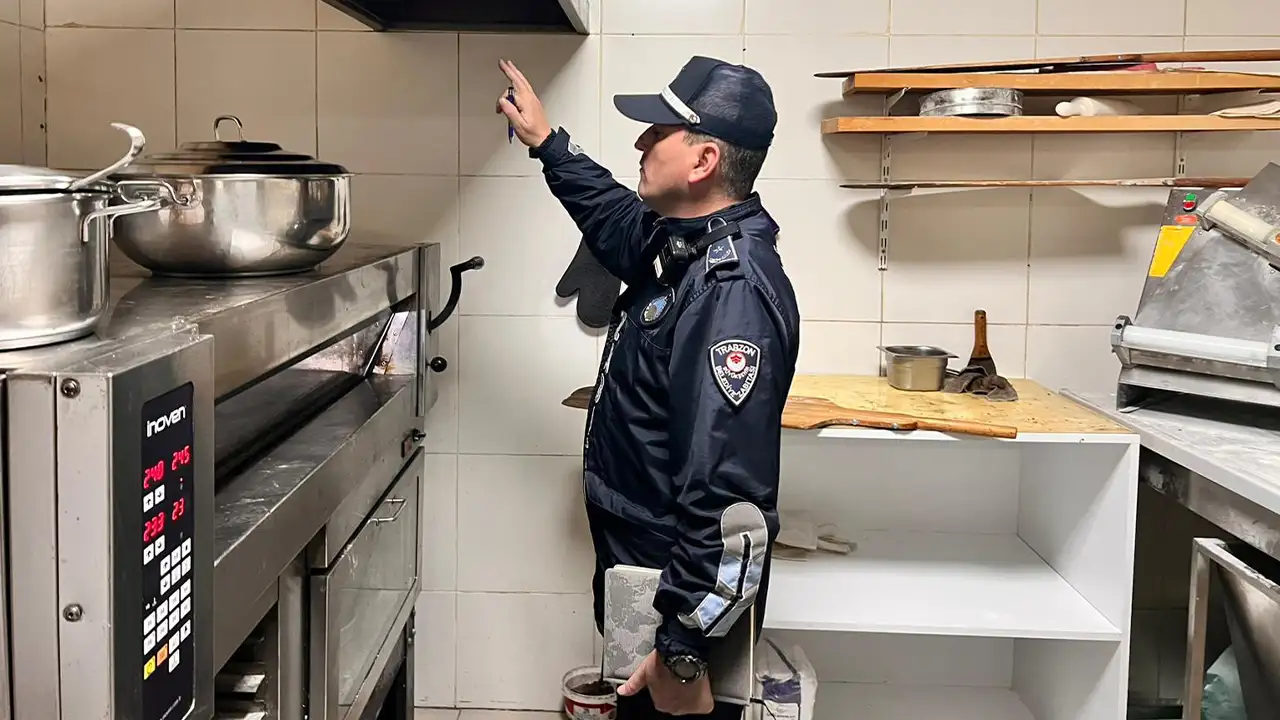 trabzon-buyuksehirden-ramazan-oncesi-denetim-etiketi-farkli-kasa-fiyati-farkli-olan-yandi