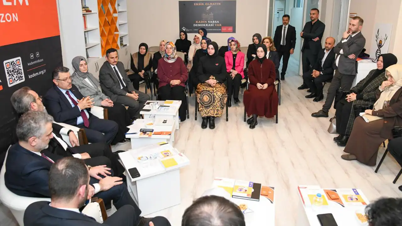 trabzonda-kadem-toplantisi-baskan-gencten-dil-egitimi-cikisi