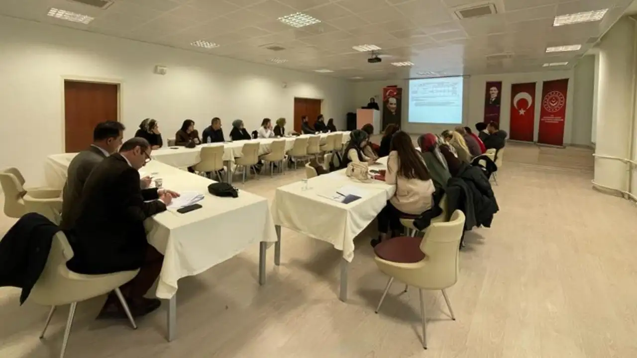 gumushanede-kadina-siddetle-mucadele-calistayi