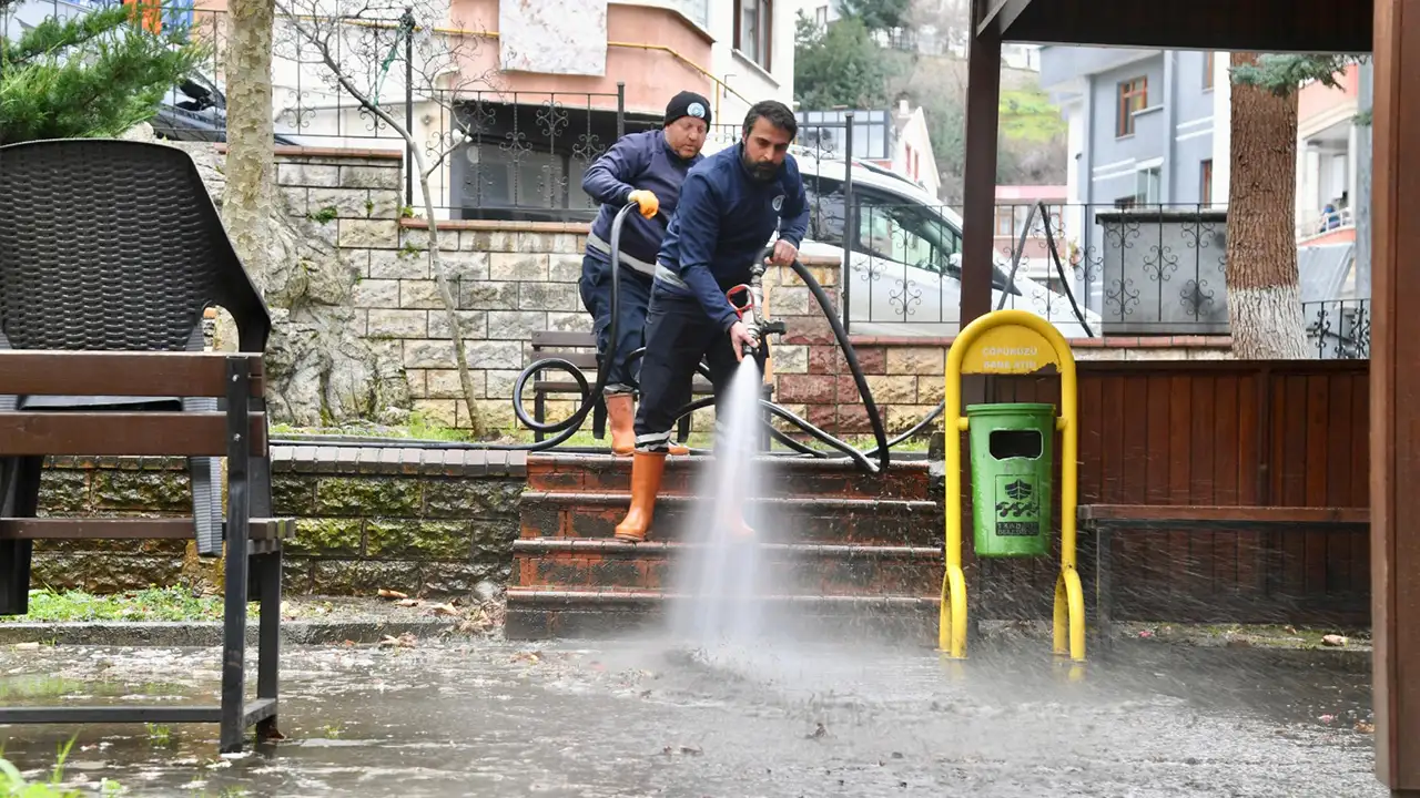 ortahisar-belediyesinden-ramazan-oncesi-camilerde-kapsamli-temizlik