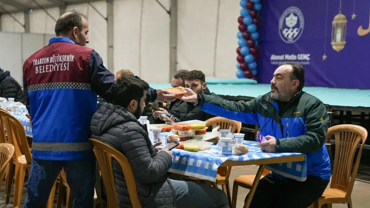 trabzonda-ramazan-ayi-etkinlikleri-basliyor-baskan-genc-ramazan-sohbetlerinde-trabzonlularla-bulusacak