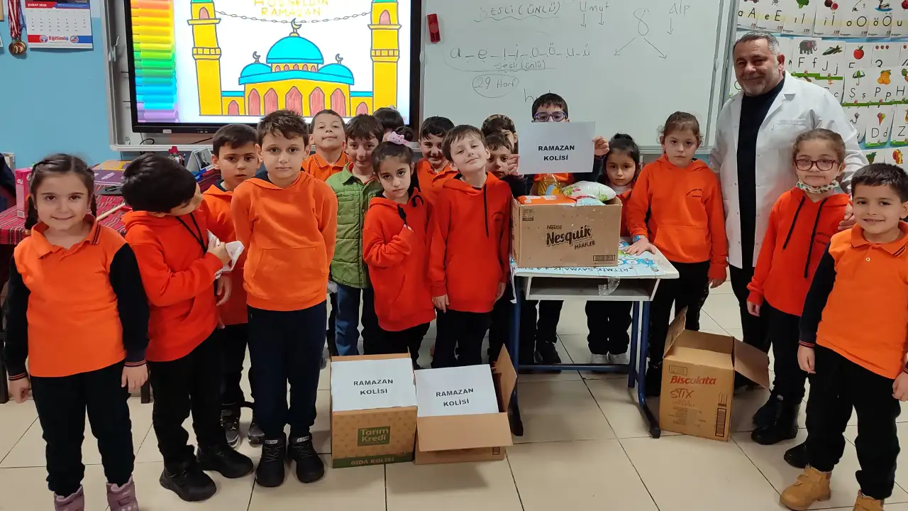 trabzonda-miniklerden-ramazan-dayanismasi-maresalin-cevherleri-ornek-oldu