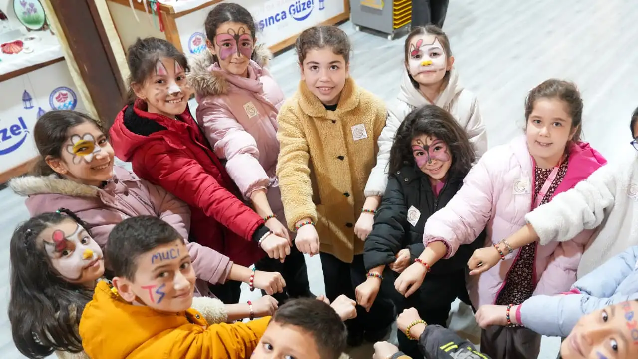 trabzonda-ramazan-etkinlik-cadiri-cocuklarin-nesesiyle-acildi