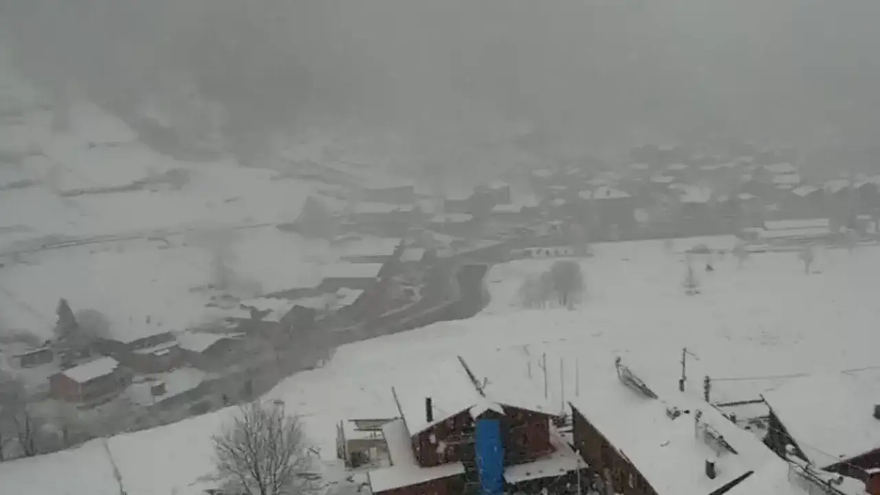 uzungolde-kar-yagisi