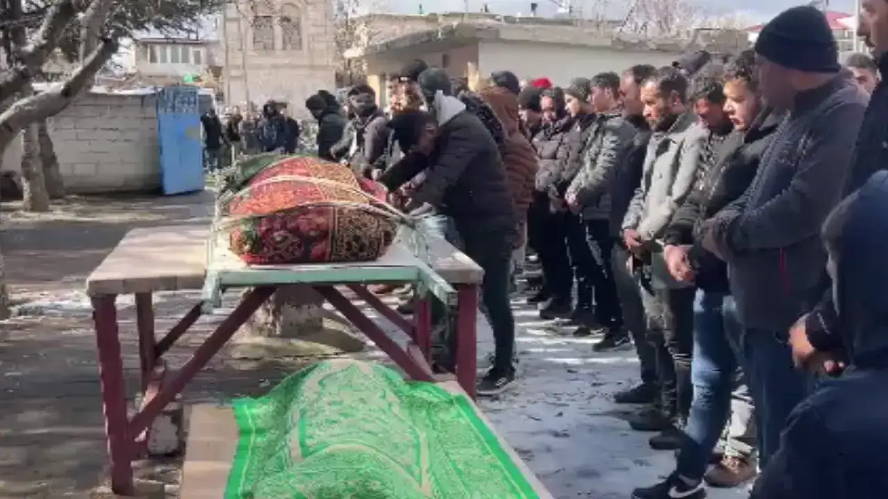 nevsehirde-kardes-acisi-ablasinin-cenaze-namazini-kildirirken-fenalasip-bayildi