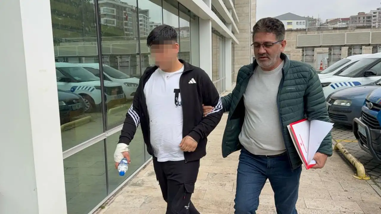 samsunda-kufurlesme-kanli-bitti-3-genc-hastanelik-oldu