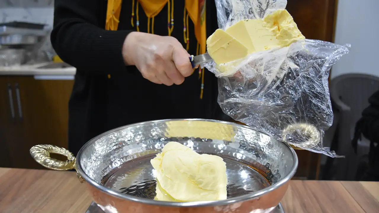 trabzonda-14-ulkeden-yabanci-ogrenciler-turk-mutfagini-ogreniyor