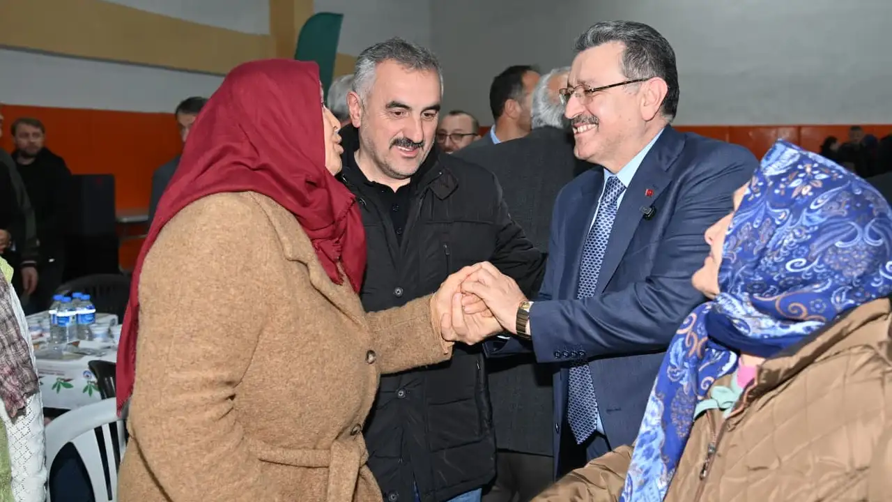 trabzonda-ramazan-coskusu-zirvede-pazarkapiya-binler-akin-ediyor