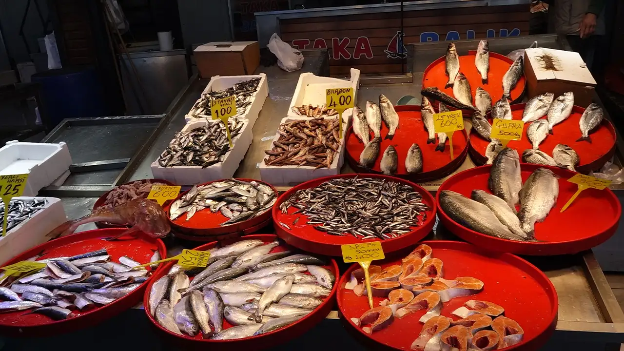 trabzonda-ramazanin-ilk-gunlerinde-et-mi-balik-mi-one-cikti