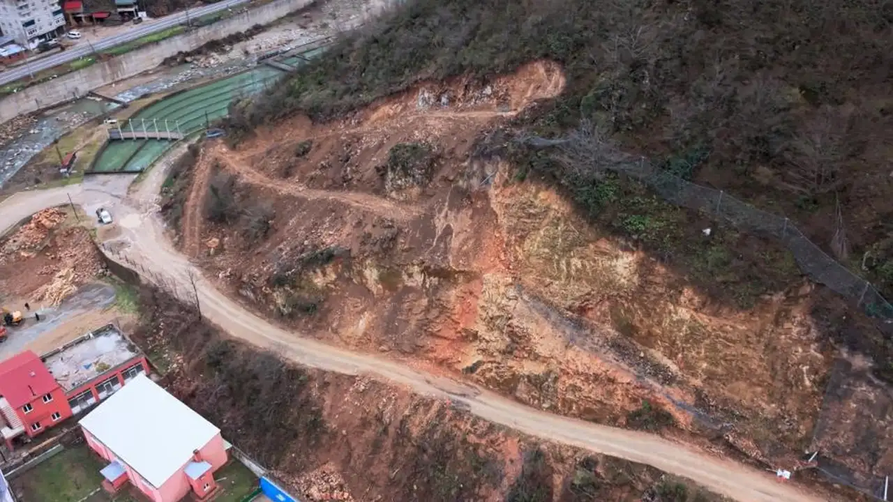 giresunda-heyelan-riski-giderildi-okul-cevresi-guvenli-hale-getirildi