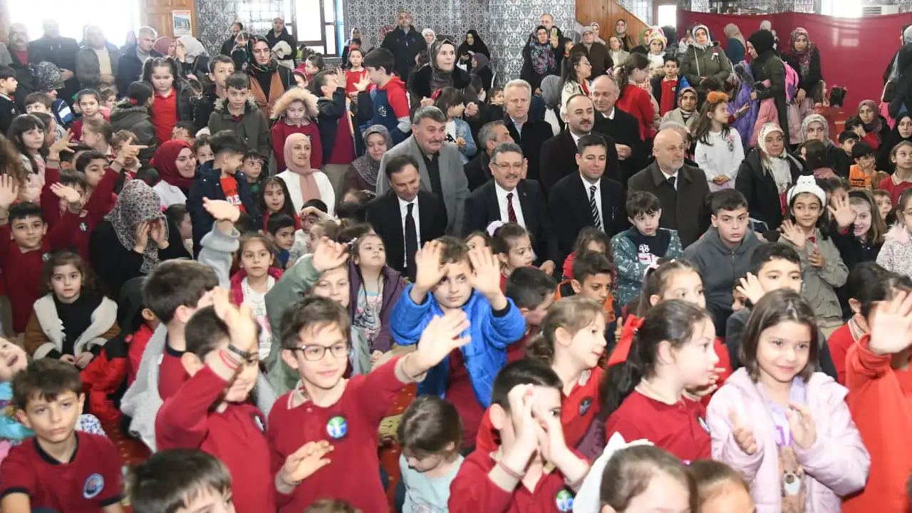 baskan-genc-carsibasinda-vatandaslarla-bulustu