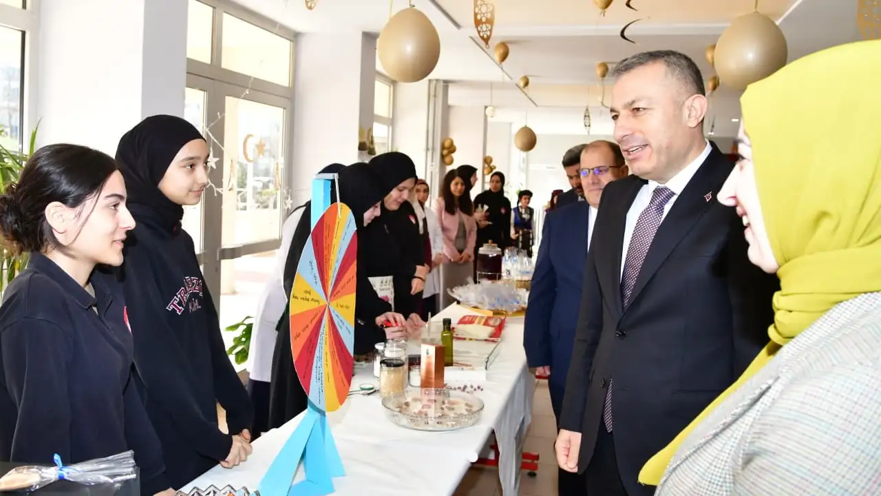 vali-sahin-maarifin-kalbinde-ramazan-programina-katildi