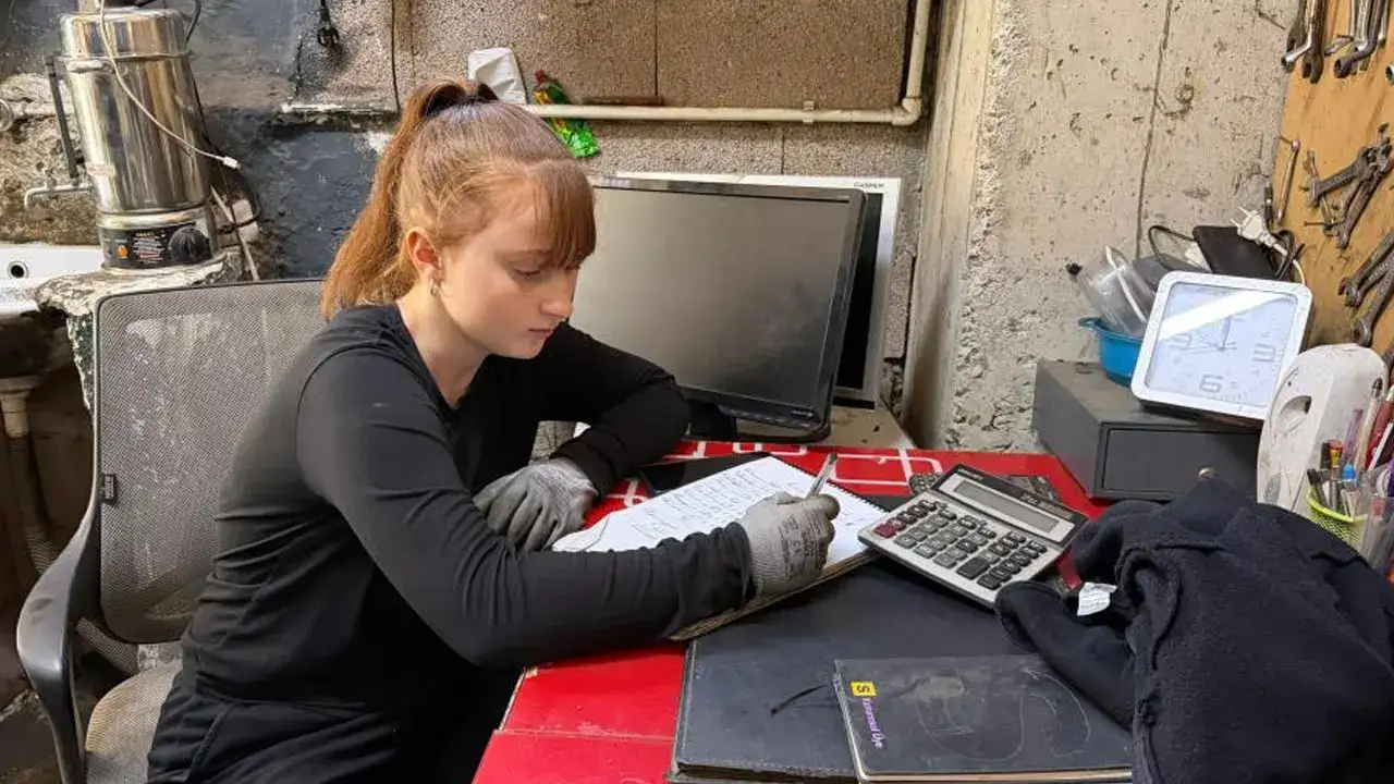 artvinde-baba-kizin-geri-donusum-atolyesinde-ornek-hikayesi