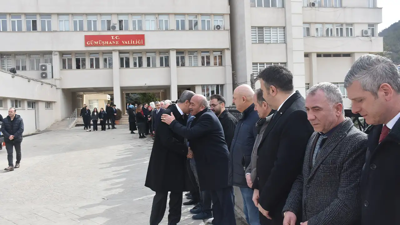 erzuruma-atanan-vali-barus-kentten-ugurlandi