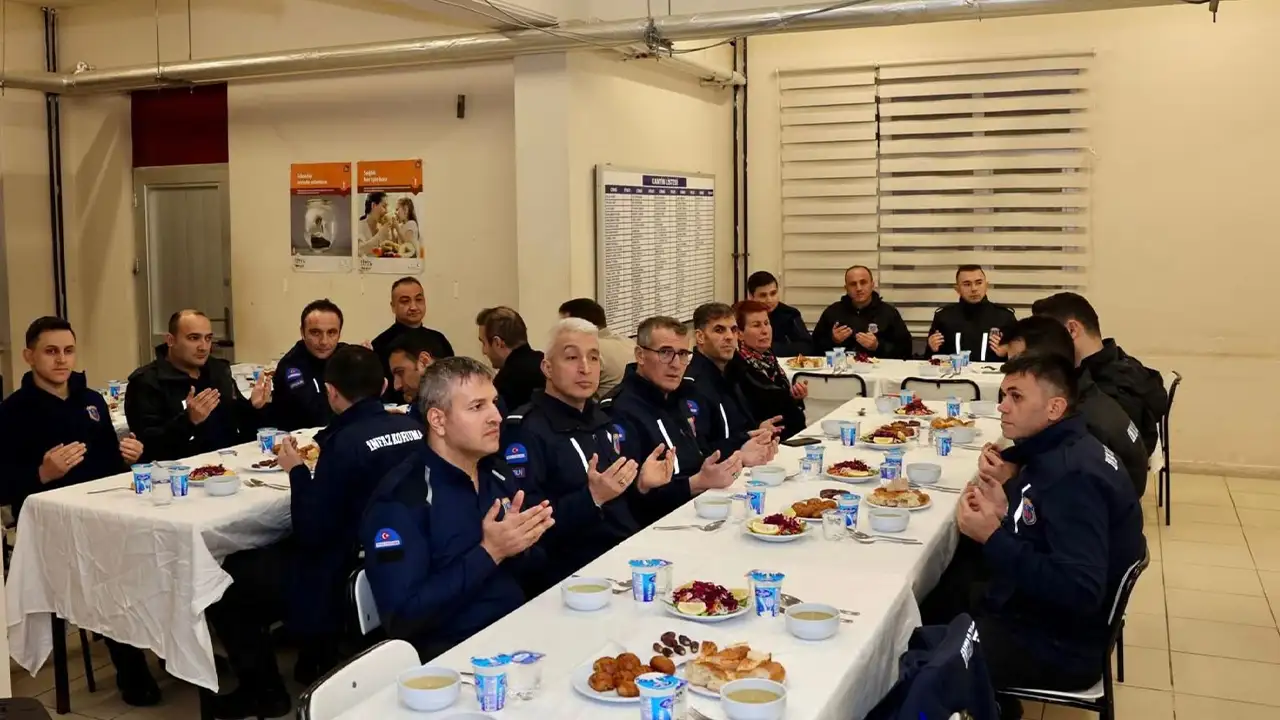 espiye-cezaevinde-hukumlulerle-iftar-programi