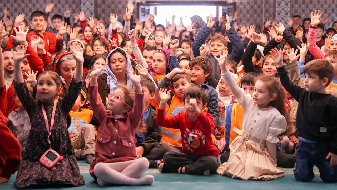 trabzonda-camiler-tekne-orucu-etkinligiyle-cocuk-sesleriyle-doldu