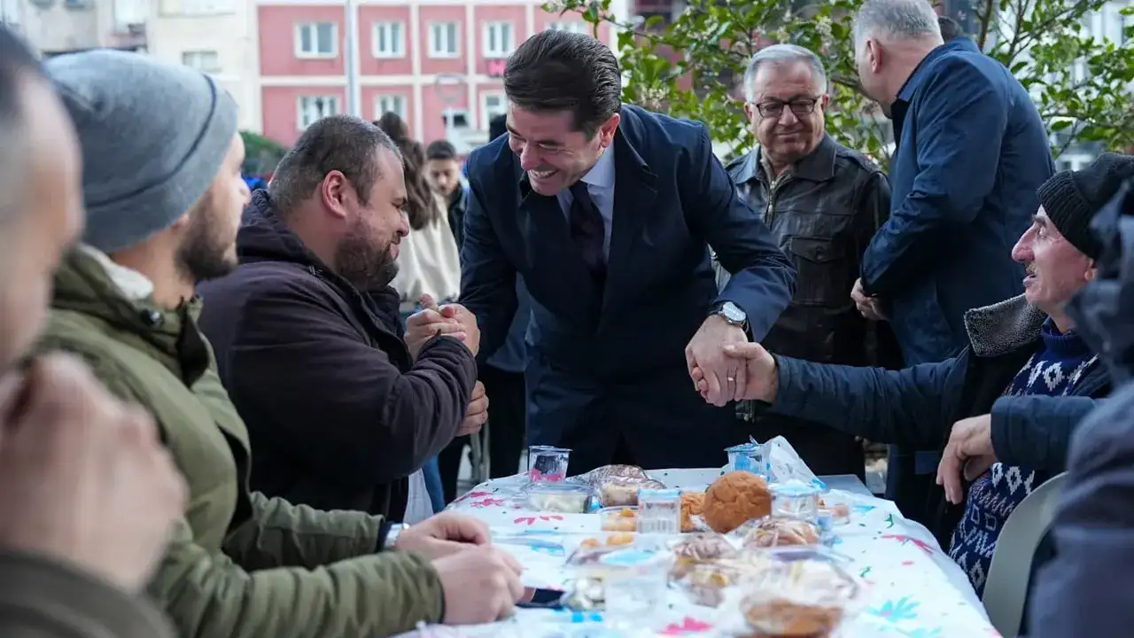 ortahisarda-iftar-sofralari-ramazan-bereketini-buyutuyor