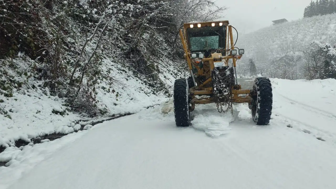 ortahisarda-karla-mucadele-87-mahallede-yollar-acik-tutuluyor