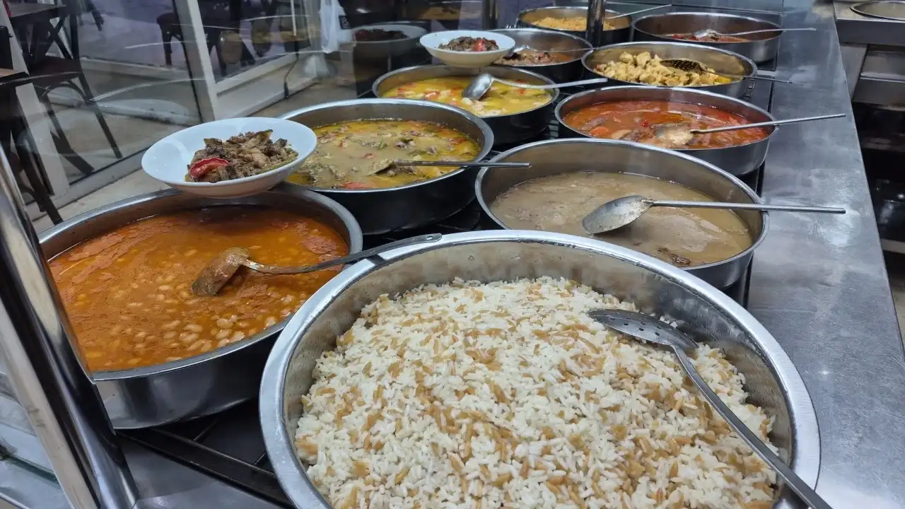 ramazanda-mide-ve-bagirsak-sikayetleri-kabusu-uzman-uyariyor-iyi-cigneyin-sofradan-doymadan-kalkin