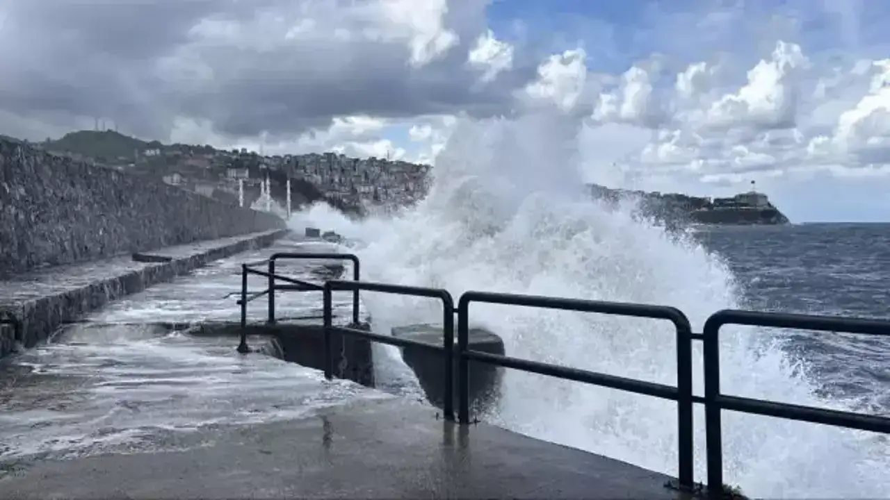 trabzon-valiliginden-firtina-uyarisi-siddetli-ruzgar-bekleniyor