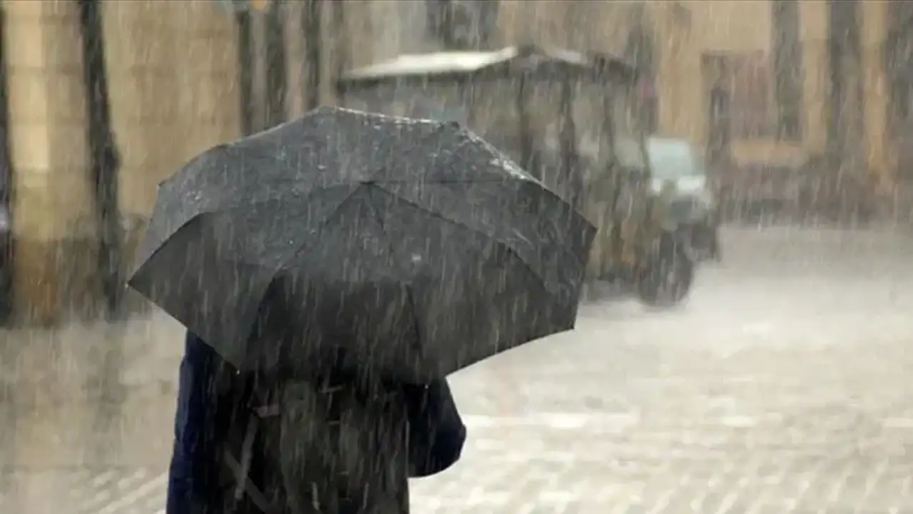 trabzonda-hava-degisti-saganak-yagmura-teslim-oldu