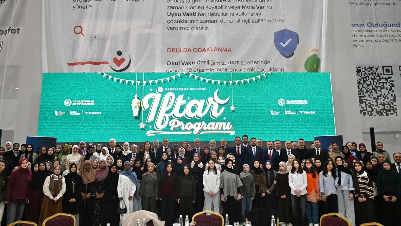 bakan-uraloglu-acikladi-15-yas-altina-sosyal-medya-yasagi-geliyor
