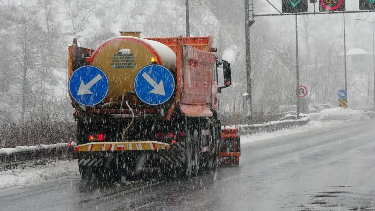 orduda-kar-kalinligi-70-santime-ulasti-karayolunda-yogun-mesai