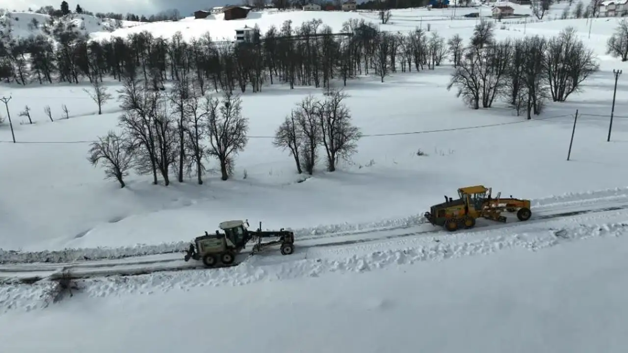 artvinde-karla-mucadeleye-orman-bolge-destegi