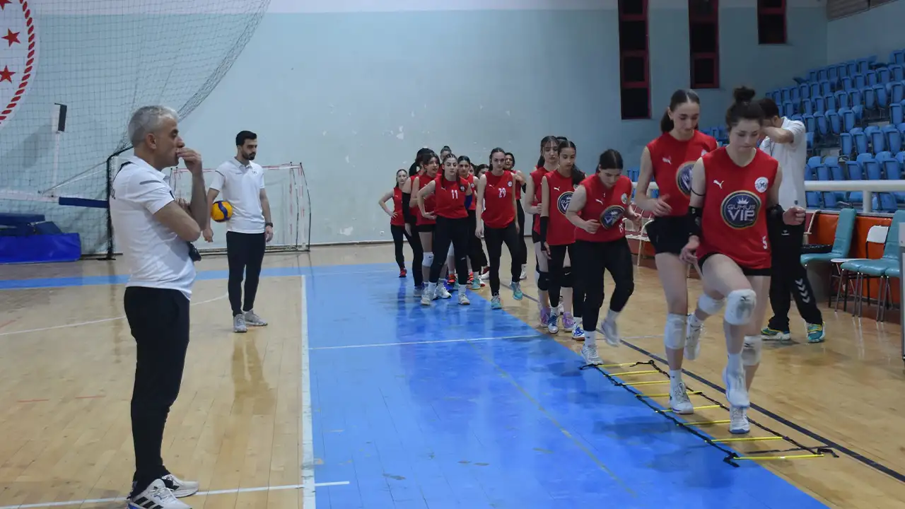 gumushanede-ornek-hikaye-ogretmen-ve-ogrencileri-birlikte-sporcu-yetistiriyor