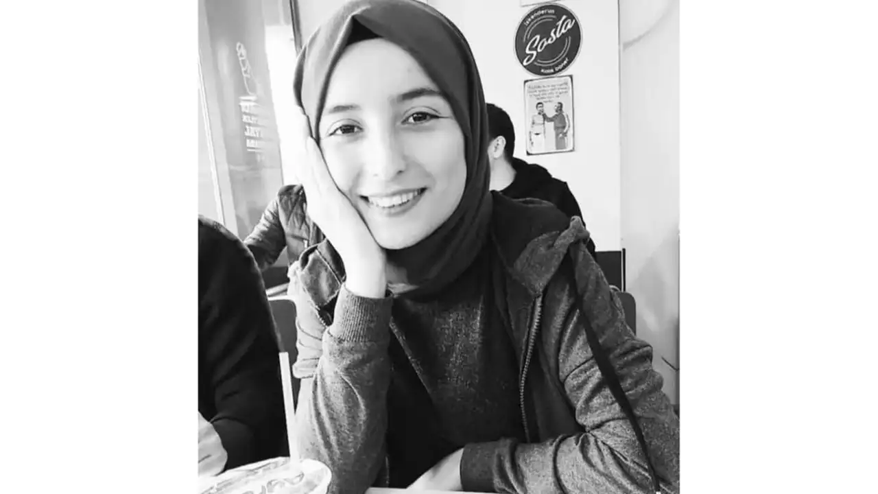 zonguldakta-feci-kaza-otomobil-kalabaligin-arasina-daldi-ogretmen-yasamini-yitirdi