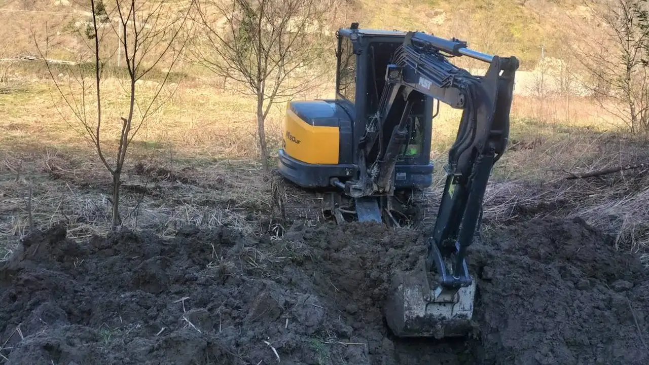 arsinde-altyapi-ve-yol-calismalari-araliksiz-suruyor