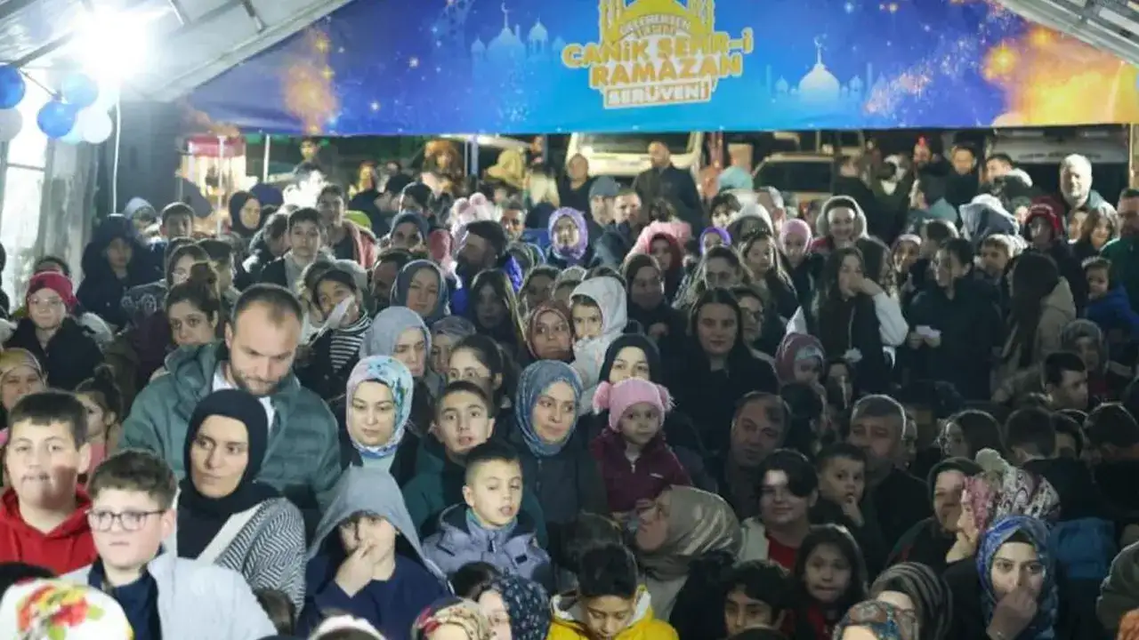 canikte-sehr-i-ramazan-seruveni-mahalle-mahalle-suruyor